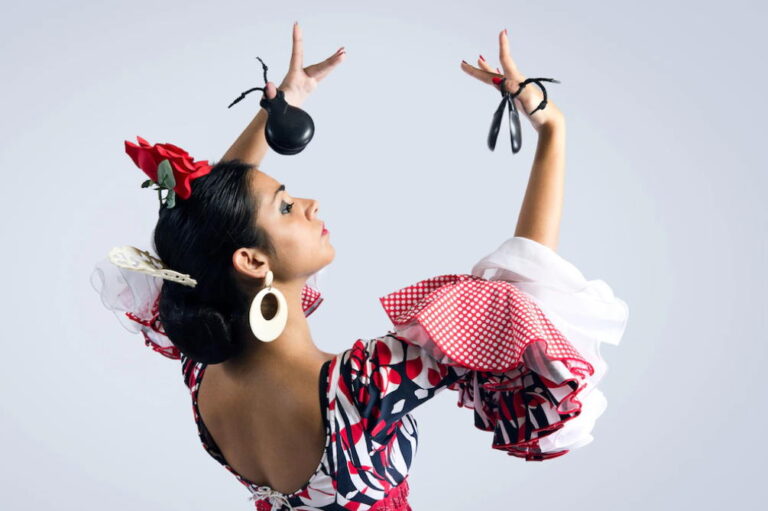 Donna che balla il flamenco